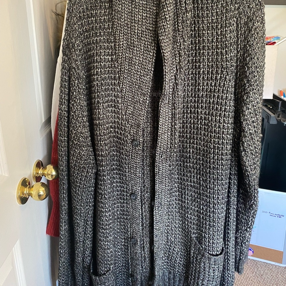 Sweater/Cardigan